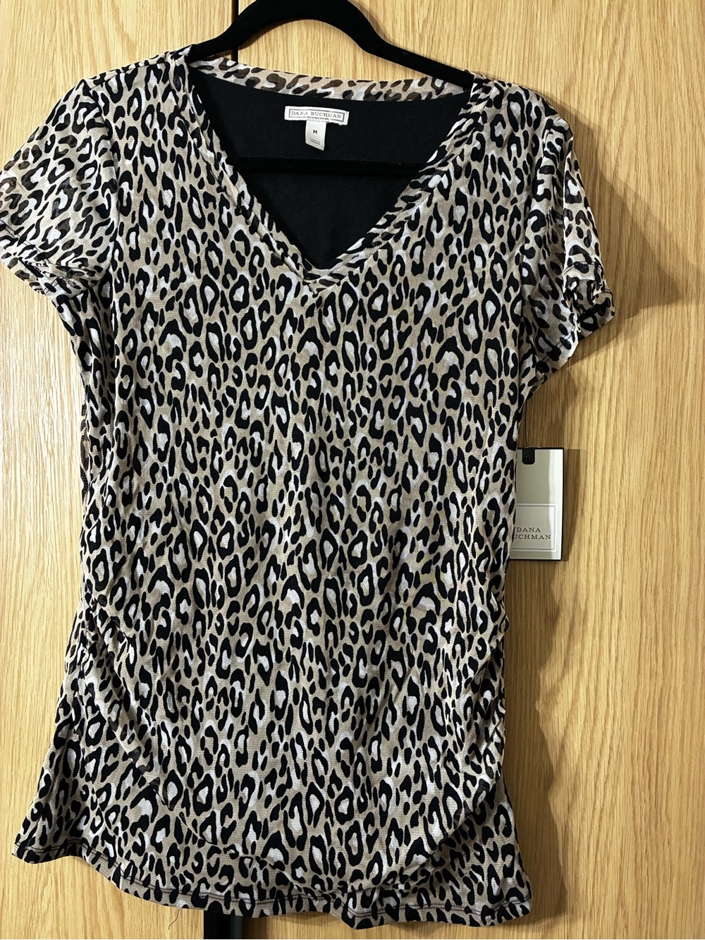 Kohl's Leopard Print V-Neck Short Sleeve Top in Beige and Black
